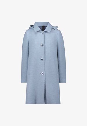 Lichtblauwe wollen jas met lange mouwen, voorknopjes, een kraag en een vaste capuchon.