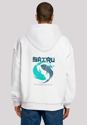Weiße Kapuzenjacke mit großem Grafikdruck auf dem Rücken, der zwei koi-Fische in Türkis und Schwarz zeigt, sowie Text darunter. Weiches, lässiges Design.