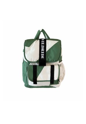Grüner und weißer Rucksack mit Fronttasche, schwarzen Trägern und einem mittleren Riemen mit der Aufschrift "WILDRIDE" auf der Klappe.