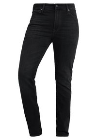 Jeans de mezclilla negra con corte ajustado, cintura alta, diseño de cinco bolsillos y costuras en contraste. Cierre clásico de botón y cremallera.