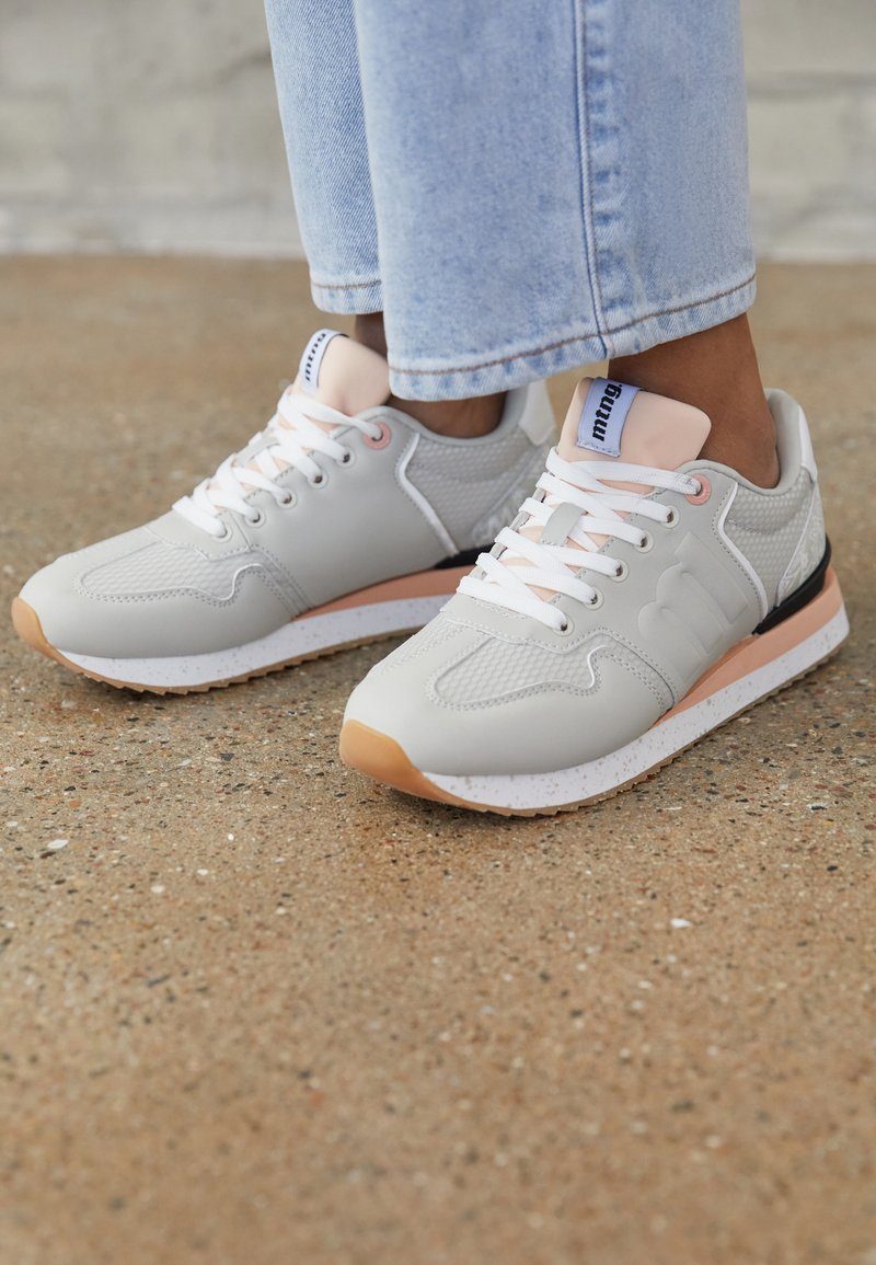 Damen Sneaker low | mtng GOLDEN Sneaker low yoda/gris claro/grau - SB86818 Damen Sneaker low | mtng GOLDEN Sneaker low yoda/gris claro/grau - SB86818