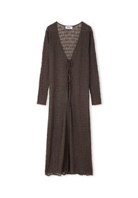 Langärmliges, tief ausgeschnittenes braunes Kleid aus strukturiertem Strickstoff, das an der Taille mit einem Kordelzug geschlossen wird.