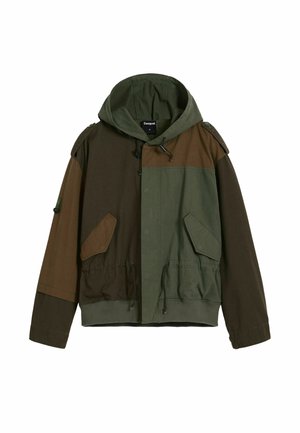 Chaqueta con capucha verde y marrón, con una mezcla de colores sólidos, dobladillo con cordón, dos bolsillos frontales y detalles de botones en los hombros.