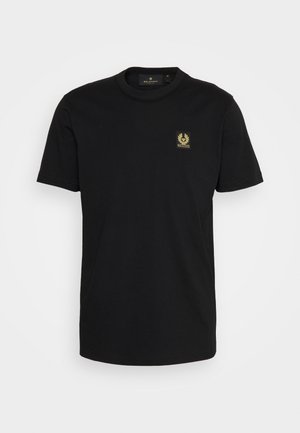 T-shirt noir à manches courtes avec col rond, petit patch logo Belstaff en or et noir sur le côté gauche de la poitrine.