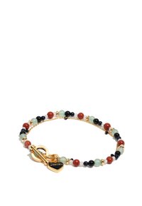 Gouden armband met meerkleurige kralen: rood, groen, zwart en blauw, met een togglesluiting en een klein hartje.