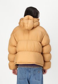 LOW LIGHTS STUDIOS® VELA PUFFER JACKET UNISEX - Žieminė striukė - cork