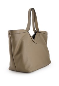 Grand sac fourre-tout en cuir taupe avec surface texturée, bord noir et deux poignées sur une toile blanche.