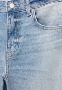 Thumbnail Image 8