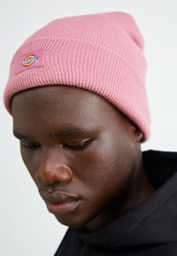 Unselected, mellow mauve