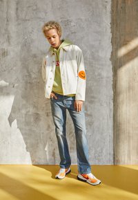 Não selecionado, green