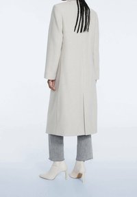 Stradivarius Cappotto classico - off-white