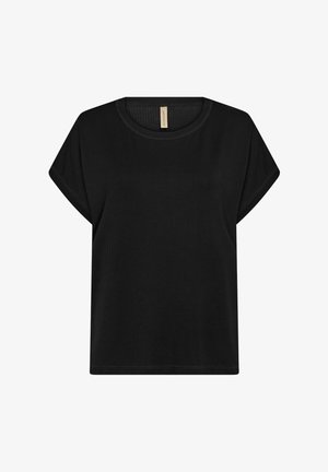 Černý top s krátkým rukávem vyrobený z žebrované látky, s kulatým výstřihem a volným, boxy střihem, s minimem švů a bez viditelných akcentů.