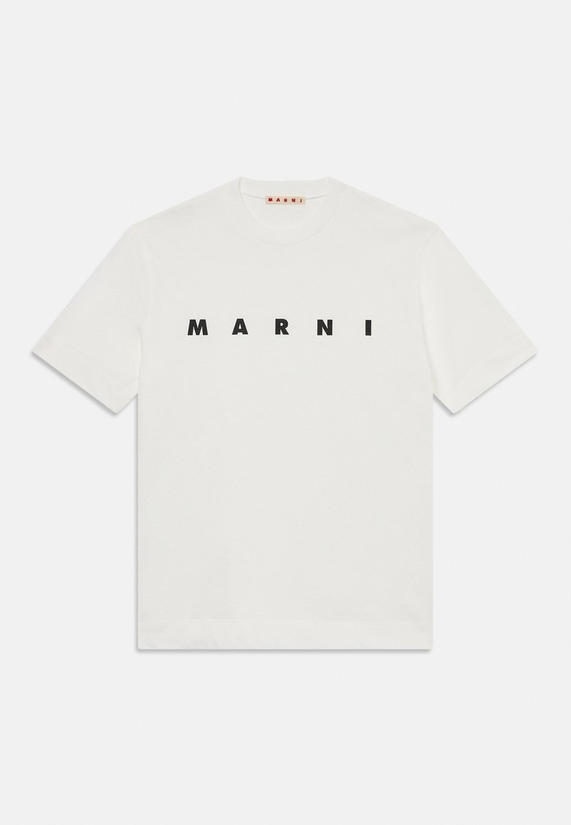 Camiseta blanca de algodón con cuello redondo y mangas cortas. En la parte frontal se muestra la palabra "MARNI" en letras negras y en negrita.