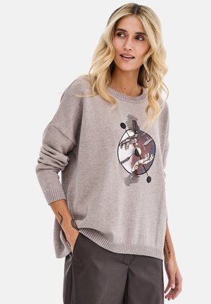 - Sweter