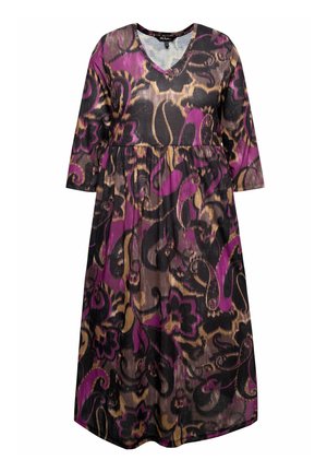 Abito a maniche tre quarti con scollo a V e vestibilità ampia. Presenta una fantasia floreale e paisley in viola, nero e oro su un tessuto leggero.