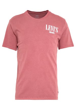Camiseta de manga corta y cuello redondo en rosa polvoriento con el logo blanco de Levi's en la parte superior izquierda del pecho.