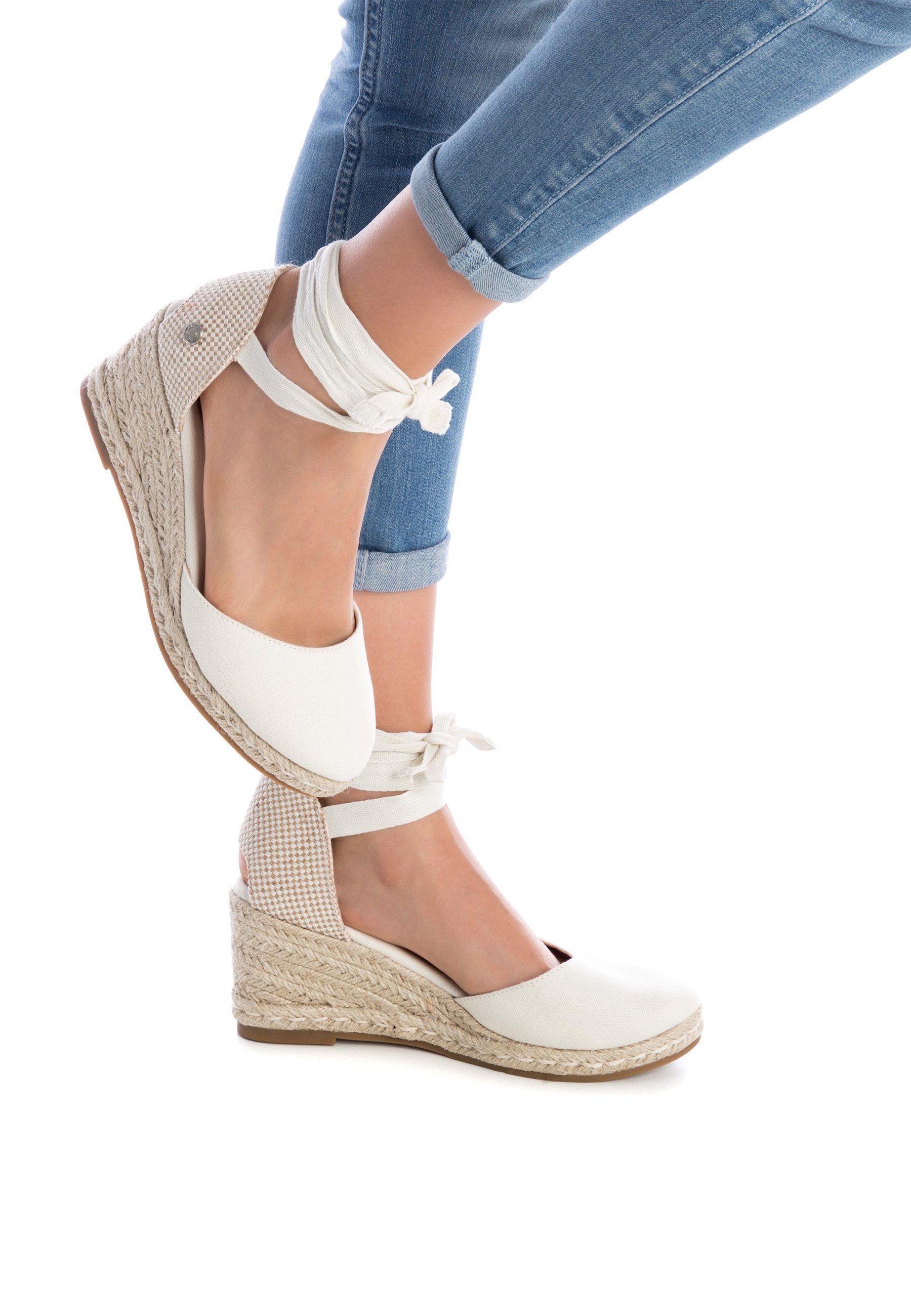 Refresh Sandalias de cuña - beige/crema - Zalando.es