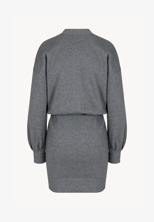 Szary sweter w formie sukienki, wykonany z miękkiego materiału, posiada okrągły dekolt, długie rękawy z marszczonymi mankietami oraz luźny krój.