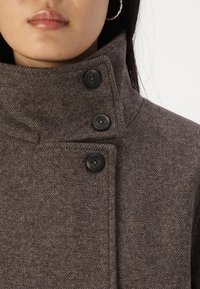 Object OBJRIKI SHORT COAT  - Jas - morel