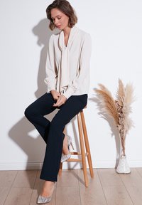 LELA REGULAR FIT - Overhemdblouse - stone