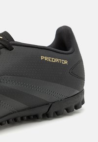 adidas Performance PREDATOR CLUB TF UNISEX - Scarpe da calcio per terreni sintetici - core black/carbon/gold metallic