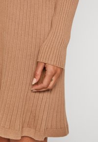 GAP Robe pull - camel