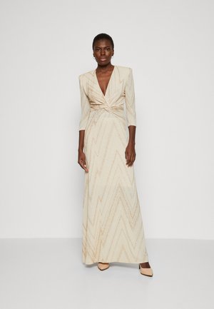 12+ Maxi Dress And Boots