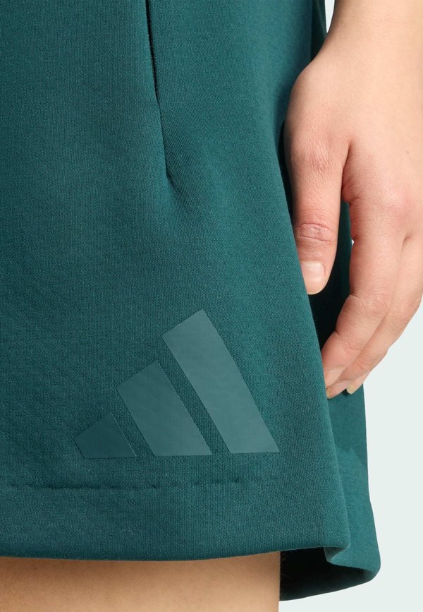 Z.N.E.  SHORT - Sports shorts - aurora ivy4