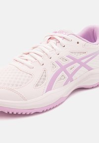 ASICS UPCOURT 6 - Volleyball shoes - pale pink/light ube