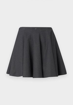 Gonna grigia svasata realizzata in tessuto testurizzato. Presenta una vita medio-alta e pieghe sottili, con una cerniera nascosta sul retro.