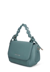 Borsa in pelle turchese con manico superiore annodato, chiusura a patta e dettaglio logo. Texture liscia con design strutturato.