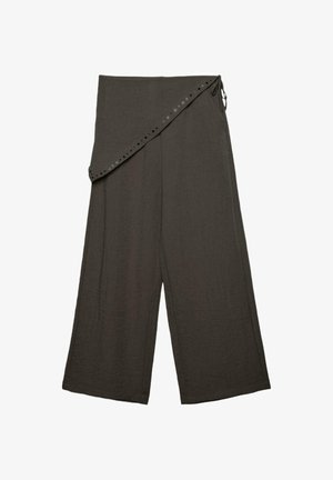 Široke hlače temno olivno zelene barve z visokim zavitim pasom, okrasne perforacije in zavezovanje na strani.