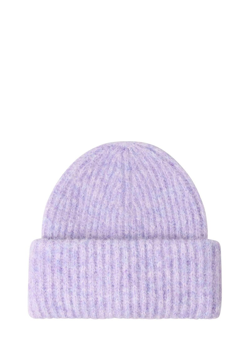 Lilla strikket hue lavet af blødt uld, med ribbet tekstur og en foldet kant. Enkel, rund topdesign, letvægtig.