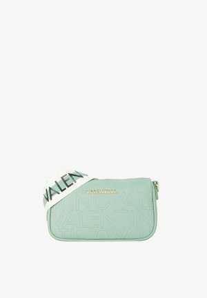 Sac à épaule Valentino vert menthe avec motif logo embossé, lettrage doré et bandoulière blanche avec texte "VALENTINO" en noir.