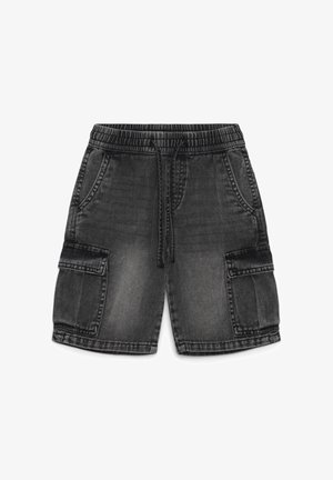 Czarne szorty dżinsowe z elastycznym pasem, sznurkiem ściągającym, dwoma przednimi kieszeniami i dwoma kieszeniami typu cargo. Miękka tekstura z wyblakłymi miejscami.