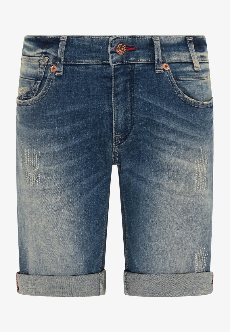 Pantalones cortos de mezclilla en un color azul desgastado, con dobladillos enrollados, ligero desgaste en la parte frontal y detalles de herrajes en tono cobre.