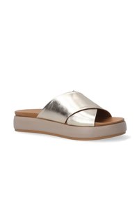 Metalliske guld slidesandaler med krydsede stropper, en let beige sål og en polstret indersål for komfort. Velegnet til hverdag.