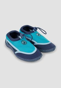 Scarpe leggere in aqua e navy con dettagli in mesh, texture liscia, lacci elastici e suole in gomma dotate di grip per una buona aderenza.