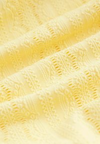 Next Uimapuku - yellow lace