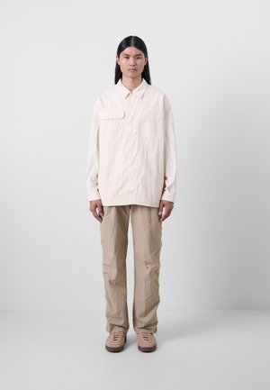OVERSIZED FIT PIECED WORKSHIRT UNISEX - Camicia - whitecap gray