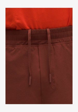 lululemon, PACE BREAKER LINED 18CM - Korte sportsbukser - cranberry charm