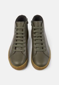Camper PEU TERRENO - Zapatillas altas - dunkelgrün