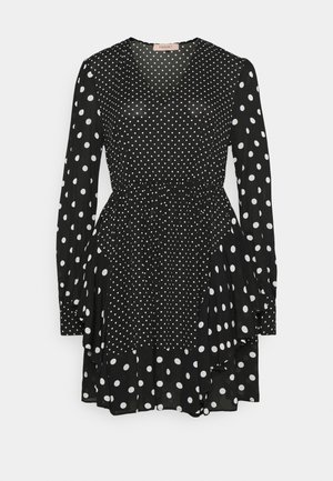 TWINSET Vapaa-ajan mekko - black