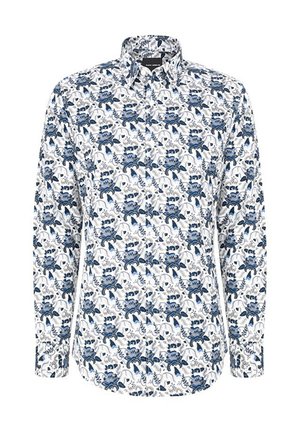 Biała koszula z długim rękawem w niebieski kwiatowy wzór, z kołnierzykiem zapinanym na guziki i zaokrąglonym dołem. Wykonana z lekkiego materiału o gładkiej fakturze.