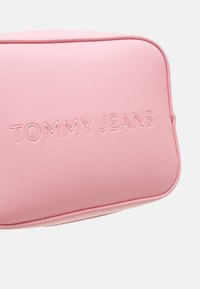 Tommy Jeans MUST  - Borsa a tracolla - ballet pink