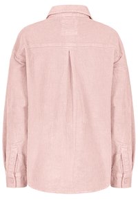 Roze corduroy overhemd met een rugplooien, puntige kraag en lange mouwen met knoopsluitingen. Heeft een gestructureerd, ribbelpatroon.