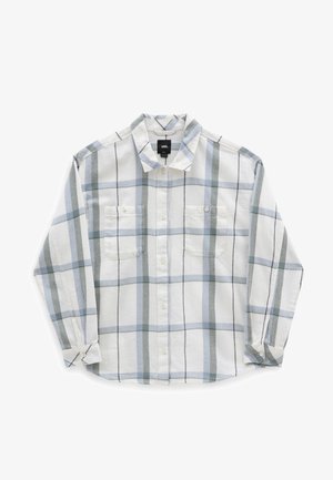 Camisa de manga larga con botones, con patrón de cuadros en azul, verde y gris y dos bolsillos con botones en el pecho.