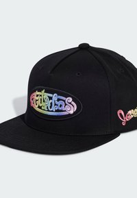 Svart basebollkeps med en strukturerad form, med färgglad broderi framtill och på sidan i retrostil. Slät tygkvalitet.