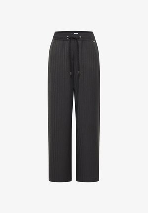 Černé široké kalhoty s jemnými svislými pruhy a nastavovací párou v pase.