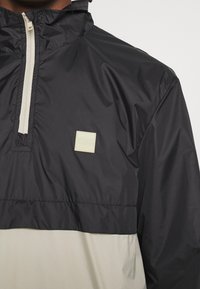 Urban Classics Vindjacka - black